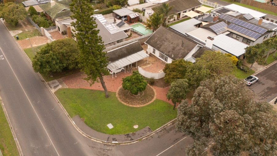 3 Bedroom Property for Sale in Bellair Western Cape